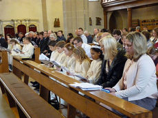 1. Heilige Kommunion in St. Crescentius (Foto: Karl-Franz Thiede)